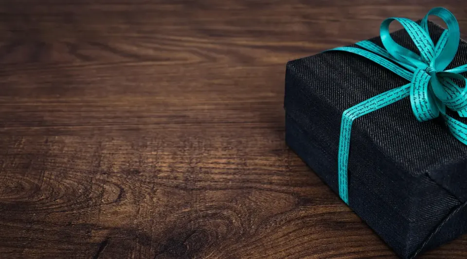 gift, present, wood, happy birthday