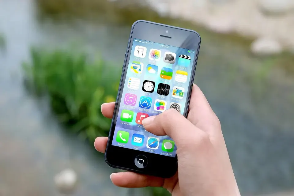 iphone, hand, screen, smartphone